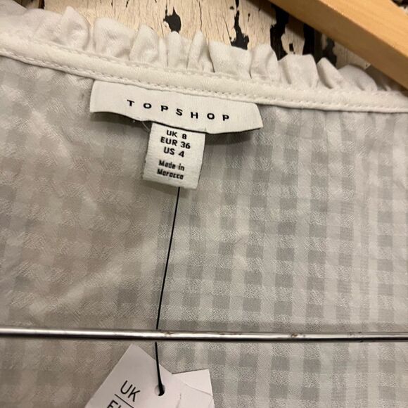 NWT women’s TopShop size 4 crop low v peasant top. - Picture 3 of 12